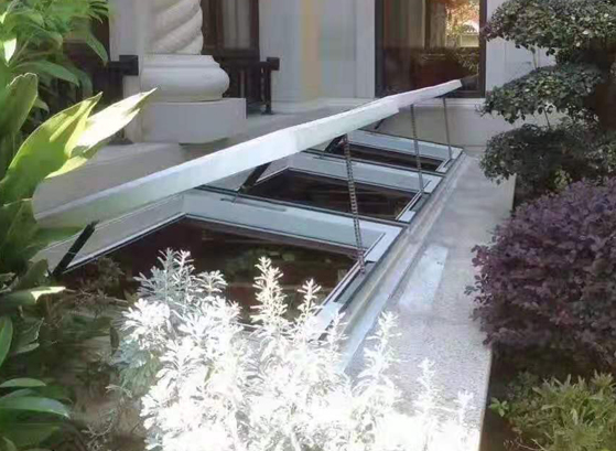 Oldalhajlásgátló láncok automata ajtókhoz és ablakokhoz